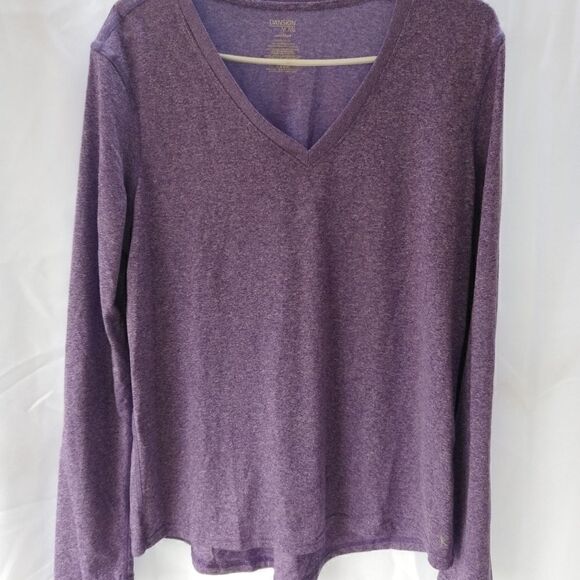 Danskin semi fitted tee - Picture 1 of 3